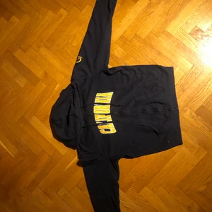 CALIFORNIA - Vintage Hoodid - Köpt från en fin butik i Florida, USA. Bra kvalite och skönt tyg. Perfekt skick med få skador.