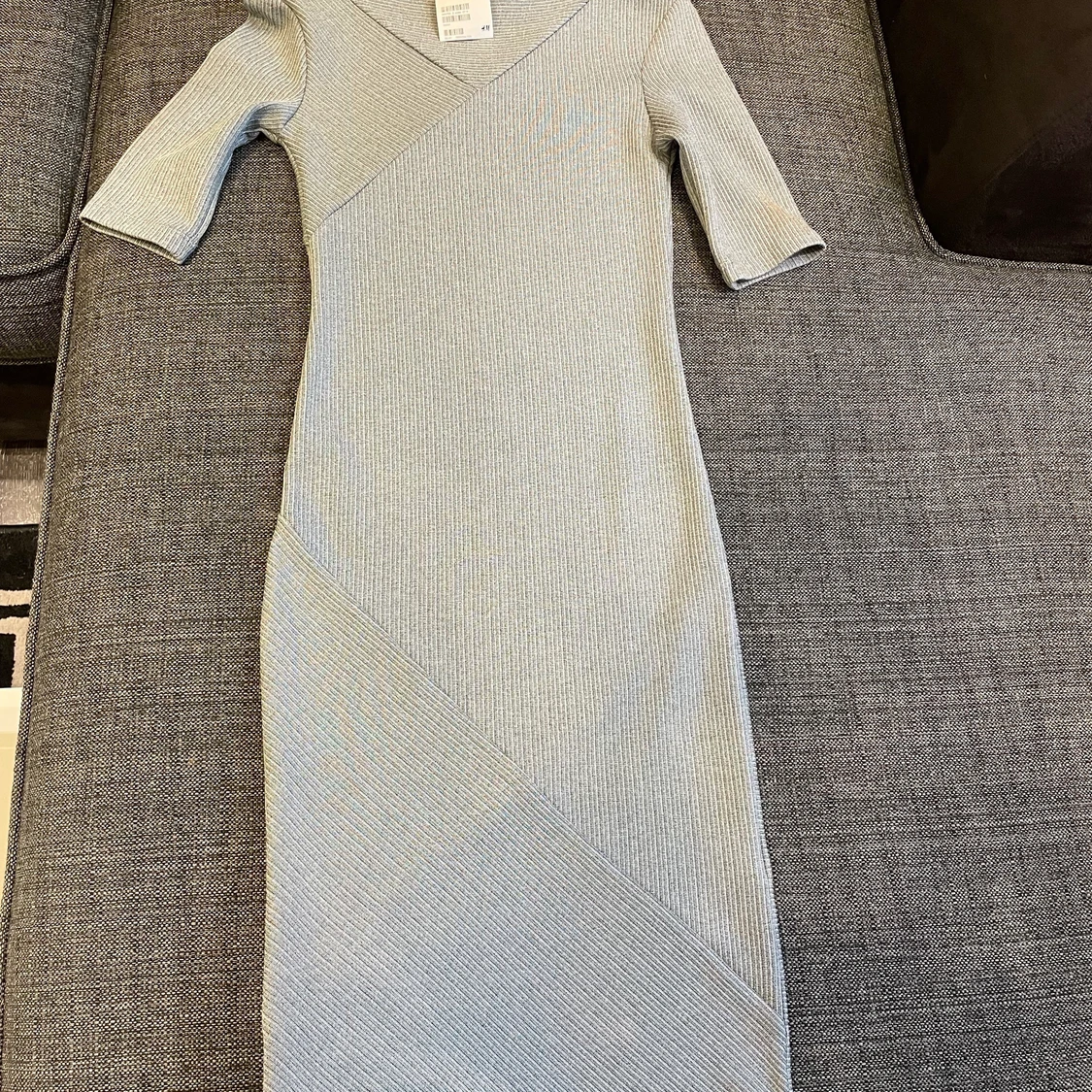 Grå klänning aldrig använd