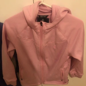 Flissjacka - De är en flissjacka men typ som en kofta på samma gång aldrig använd har blivit liten för mig och jag har aldrig använt den