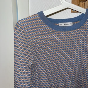 Zara topp - Gullig topp från Zara, knappt använd🥰 storlek S. Köpte står för frakt 45:- eller mötas upp i GBG☀️💕