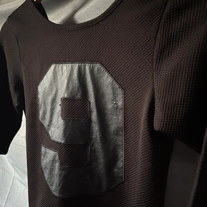 Number 9 jersey  - Vintage 9 jersey. In good condition. From D-XEL size 10. 