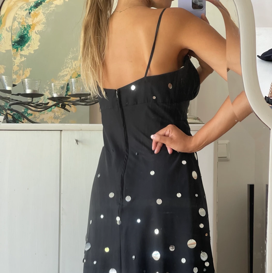 Svart klänning med paljetter i stl 40 - 90