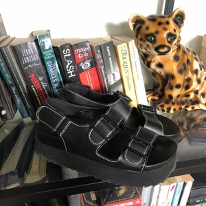 Platåskor  - Platåsandaler från HM