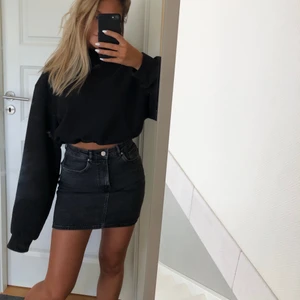 Jeans kjol  - Jeanskjol från Zara i supermjukt jeans tyg! Så bekväm att ha på sig och är helt i nyskick