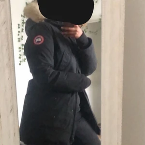 Canada Goose  - Äkta Canada Goose jacka, Victoria Parka modell. Inga defekter samt äkta päls. Kan mötas upp samt frakta! 
