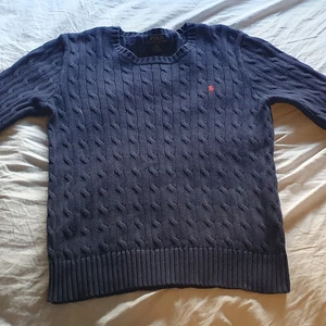 Ralph Lauren Polo sweetshirt mörk blå - Har haft den ett tag men den är fortfarande i ett bra skick. 
