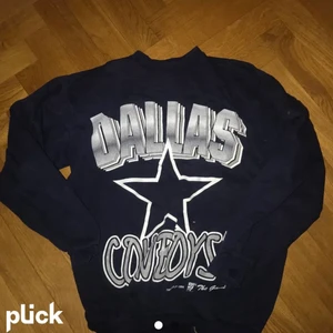 Sweatshirt - säljer min tröja från the game som jag köpte på beyond retro. Skitsnygg och i storlek M. Sitter väldigt loose.