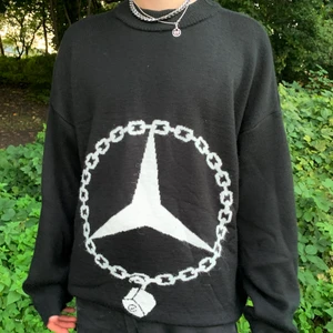 merchedes knit - good condition. No flaws. New