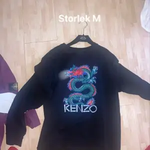 Säljer min kenzo crewneck för ja har växt ur den. Säljer för bra pris