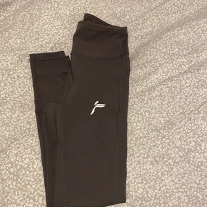 Famme träningstajts gråa Stl xs - Famme träningstajts gråa Stl xs