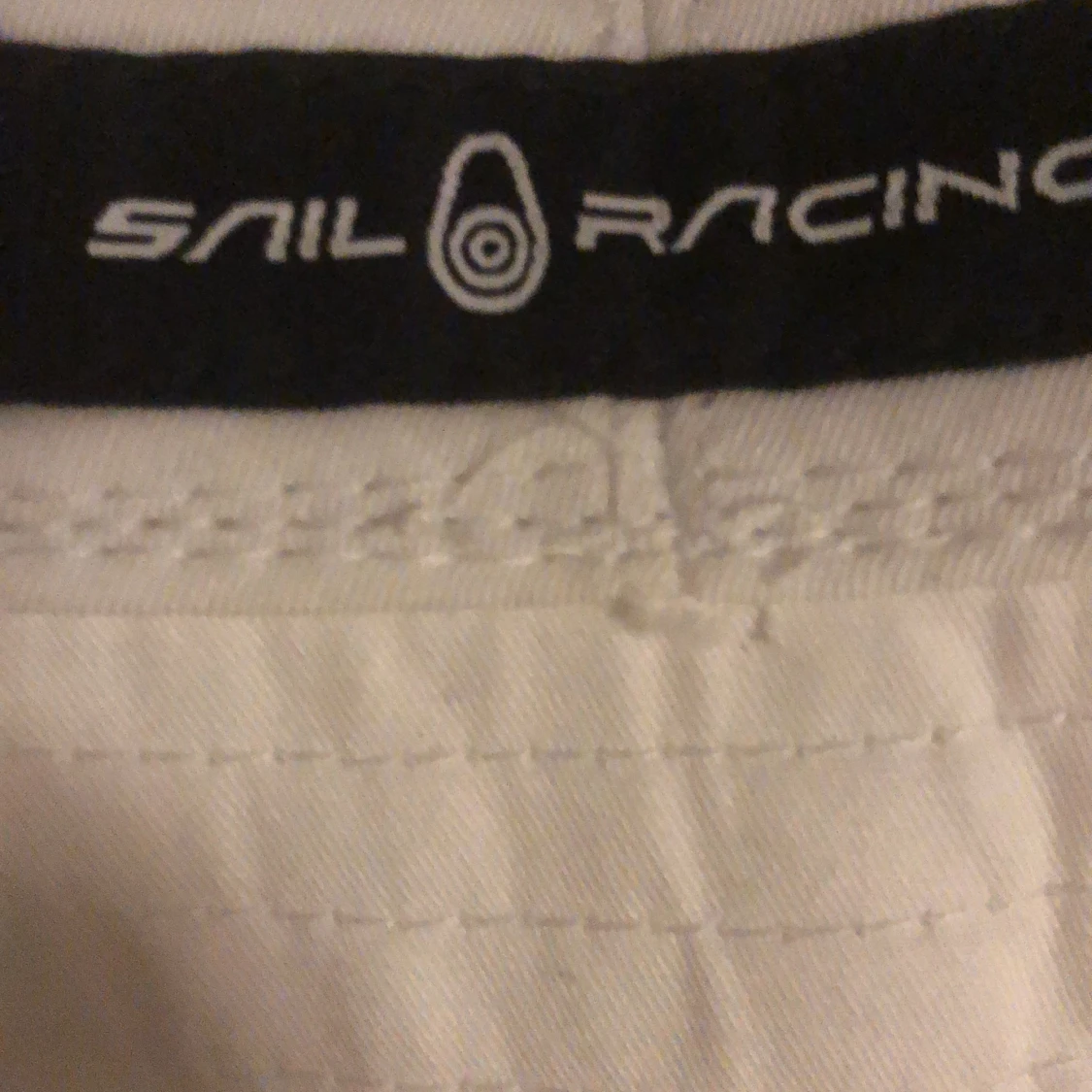 Hatt vit märke - 91