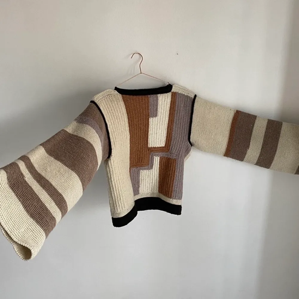 Handmade knit sweater in organic 50%bambus 50%wool. Stickat.