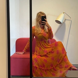 Baum und Pferdgarten - Smuk Baum kjole. Fin stand undtaget slid i nakken på sidste billede. Fit: S & M