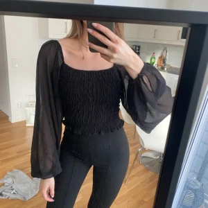 Blus nakd  - Blus från nakd, passar xs/s då den är väldigt stretchig. + frakt 