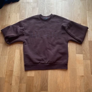 Gina tröja  - Köpt igår aldrig använd💕🤎