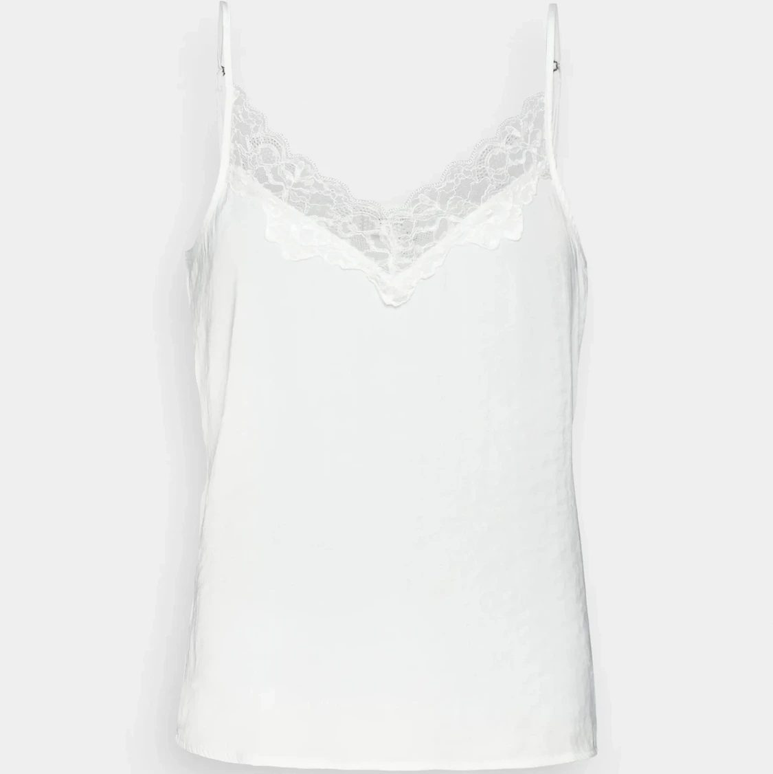 Vitt linne med spets