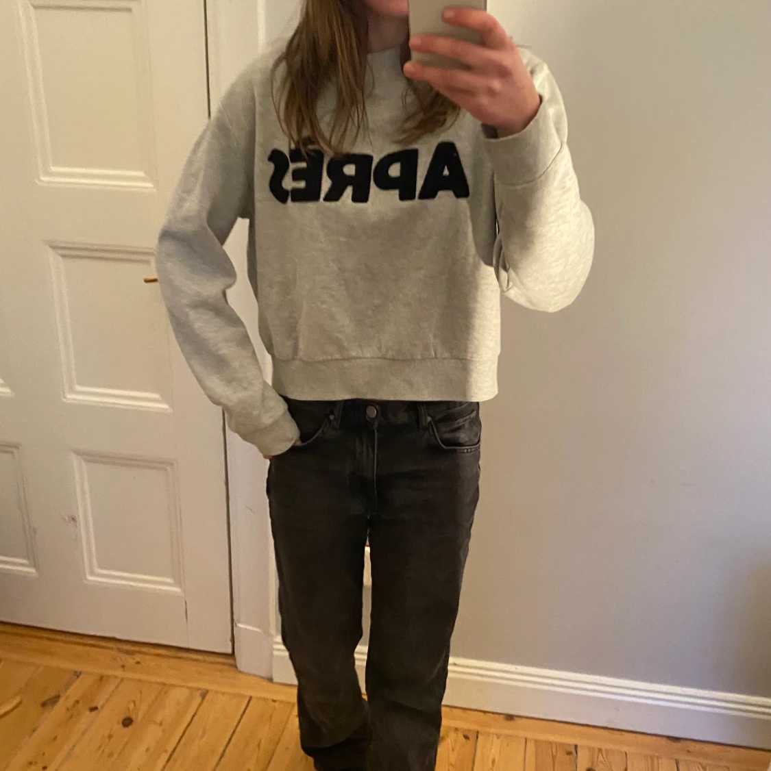 Sweatshirt med texten APRÉS