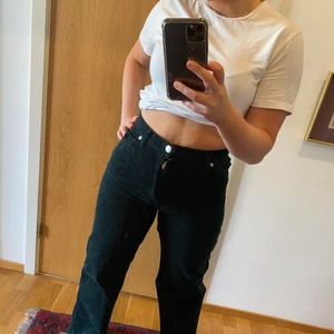 Monki Manchester byxor - Strl 38, gröna, vid intresse snap: tilde0333