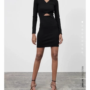 Zara klänning med cutouts - Så fin festklänning från zara med cutouts, säljer för 130 + 66, använd 2 gånger så i nyskick