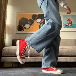 Convers - Säljer mina assnygga trendiga converse då dom inte kommer till användning, väldigt sparsamt använda och så gott som nya⚡️⚡️