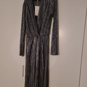 Klänning  - Klänning från Vila. Aldrig använd.