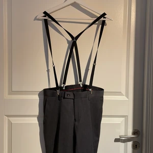 Kostymbyxor - Kostymbyxor med hängslen