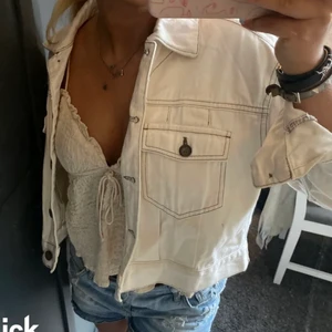 Jättefin vårjacka  - Så fin vår jacka från zara, lånade bilder, tveka inte vid frågor 💓💓