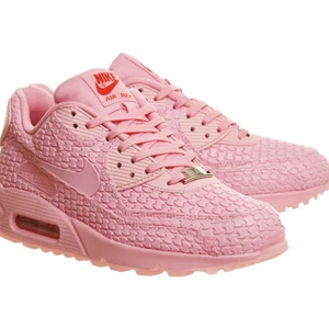 Limited edition Nike air Max90 Shanghai  - Så snygga Nike som tyvärr inte kommer till användning. Köpta på Nike i London för några år sedan för kring 2000. 