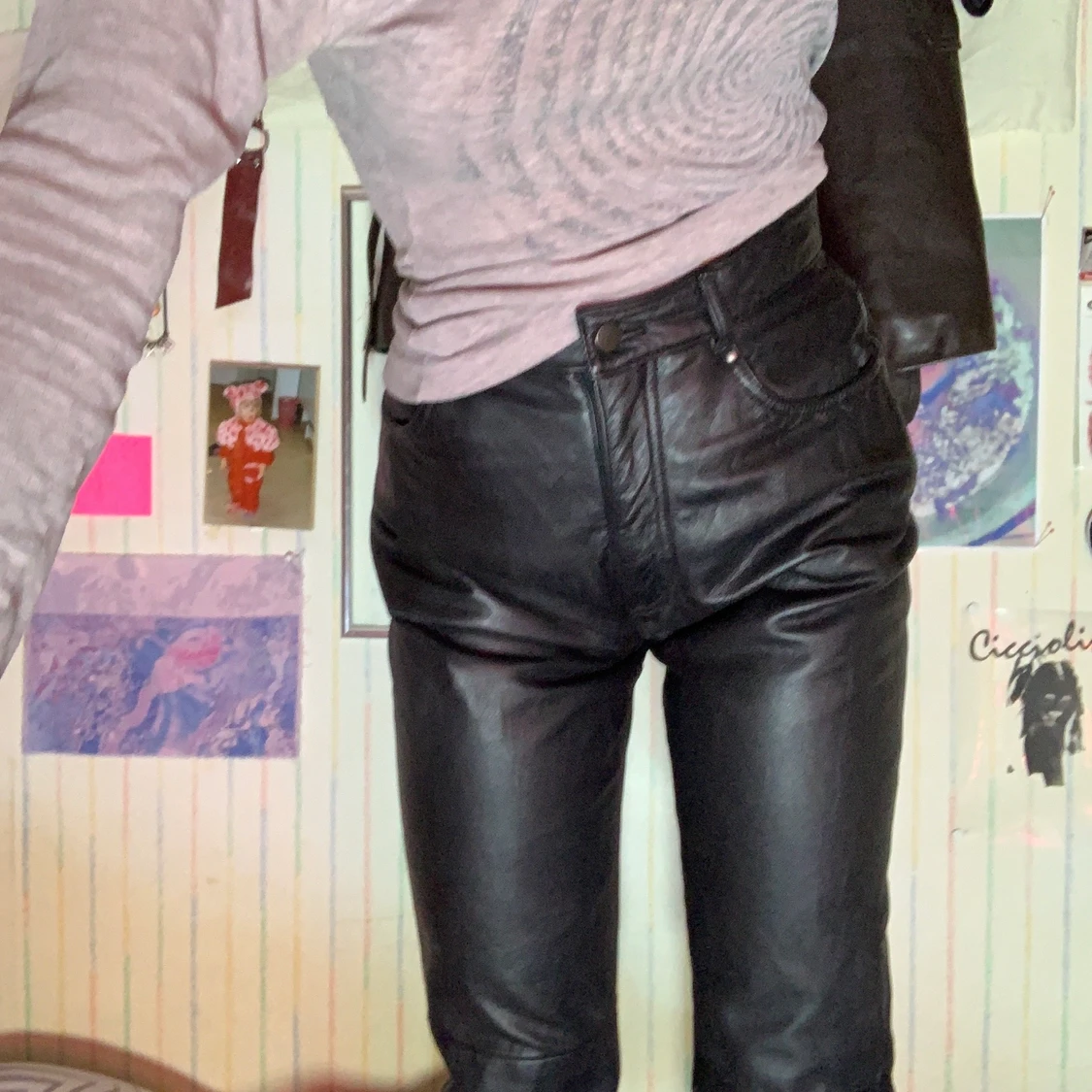 SVARTA LÄDER / SKINNBYXOR, strl S-M - 91