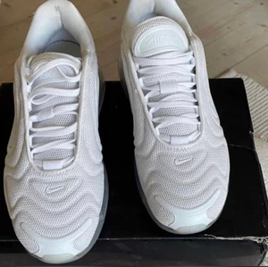 Nike skor - Jättefina strl 38 passar 39, frakt tillkommer 💞