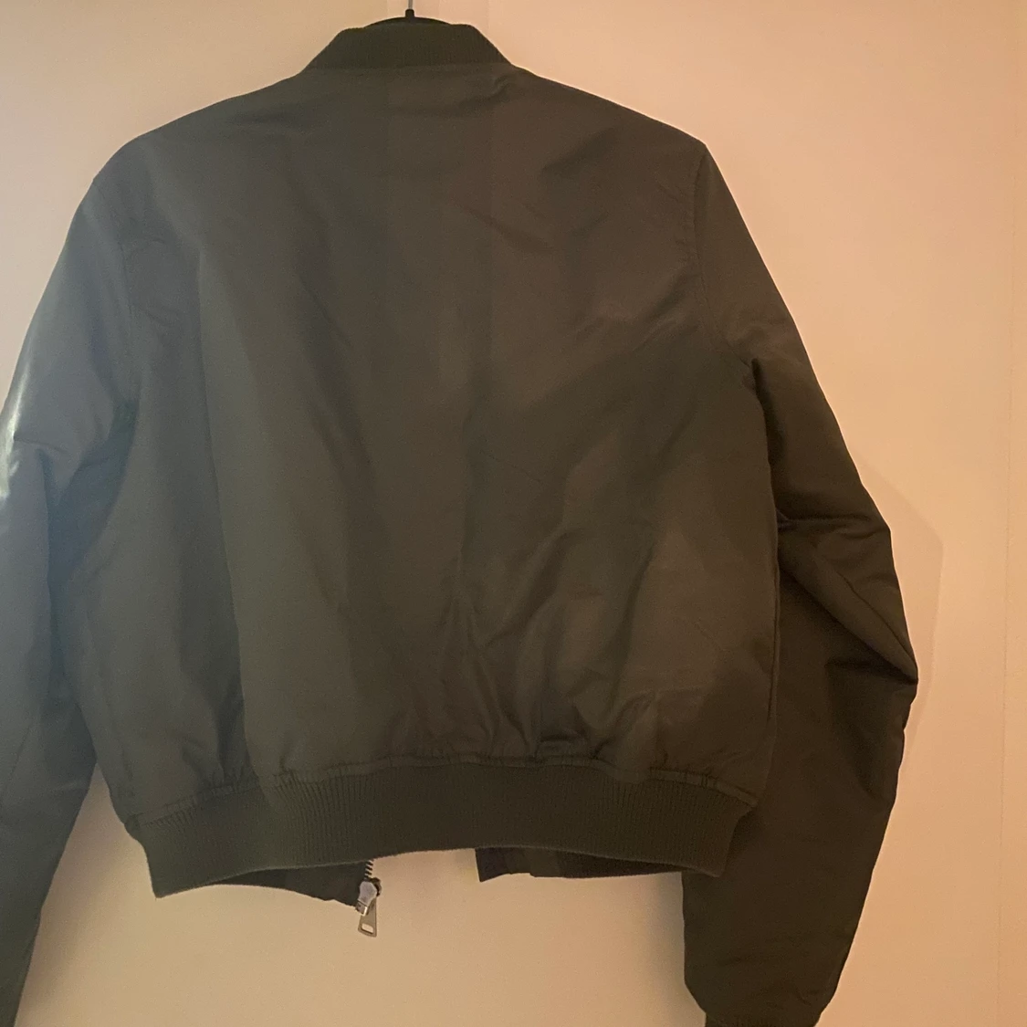 Grön bomberjacka - 91