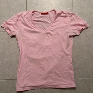 Rosa tshirt  - Superfin tisha från tessie! Storlek är m/l men passar absolut en S också! 