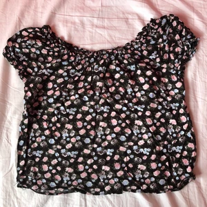 Blus - Blommig blus strl xs/s. 