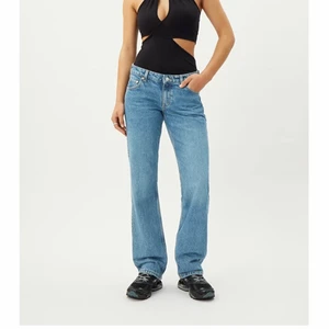 Arrow jeans - Säljer knapp använda arrow jeans ifrån weekday. Köpta för 500 säljer för 300