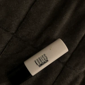 Concealer  - Concealer från kubiss! Helt oanvänd och orörd 💞