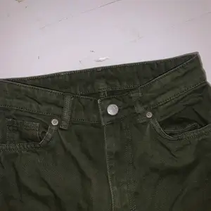 Gröna yoko jeans från monki! säljer då jag aldrig använder dom💚 