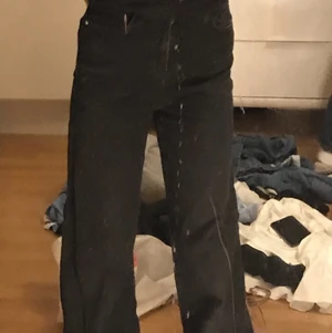 Svarta jeans  - Snygga vanliga jeans :)