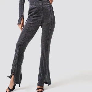 Glittriga byxor  - Säljer dessa byxor från Nakd. Aldrig använda ☺️Om fler plaggs köps samtidigt kan pris rabatteras 💞