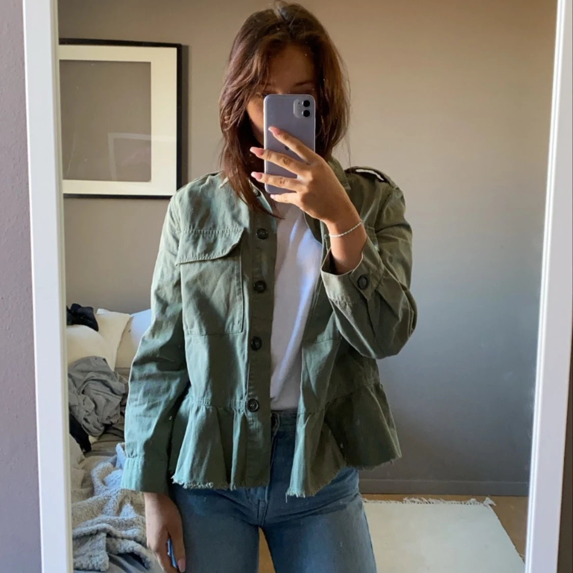 Grön jacka med brodei där bak  - 91