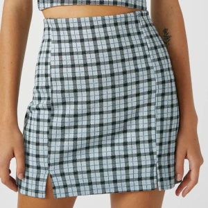 Pull&bear kjol S - Helt ny med lapp kvar, tyvärr för liten för mig, bara testad, nypris 159🥰
