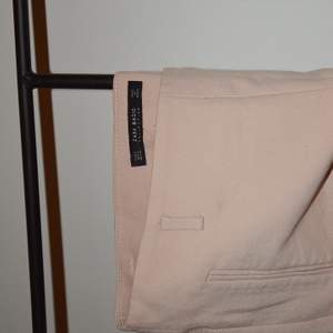 Ett par puder rosa snygga shorts från Zara! Tyvär för stora för mig✨