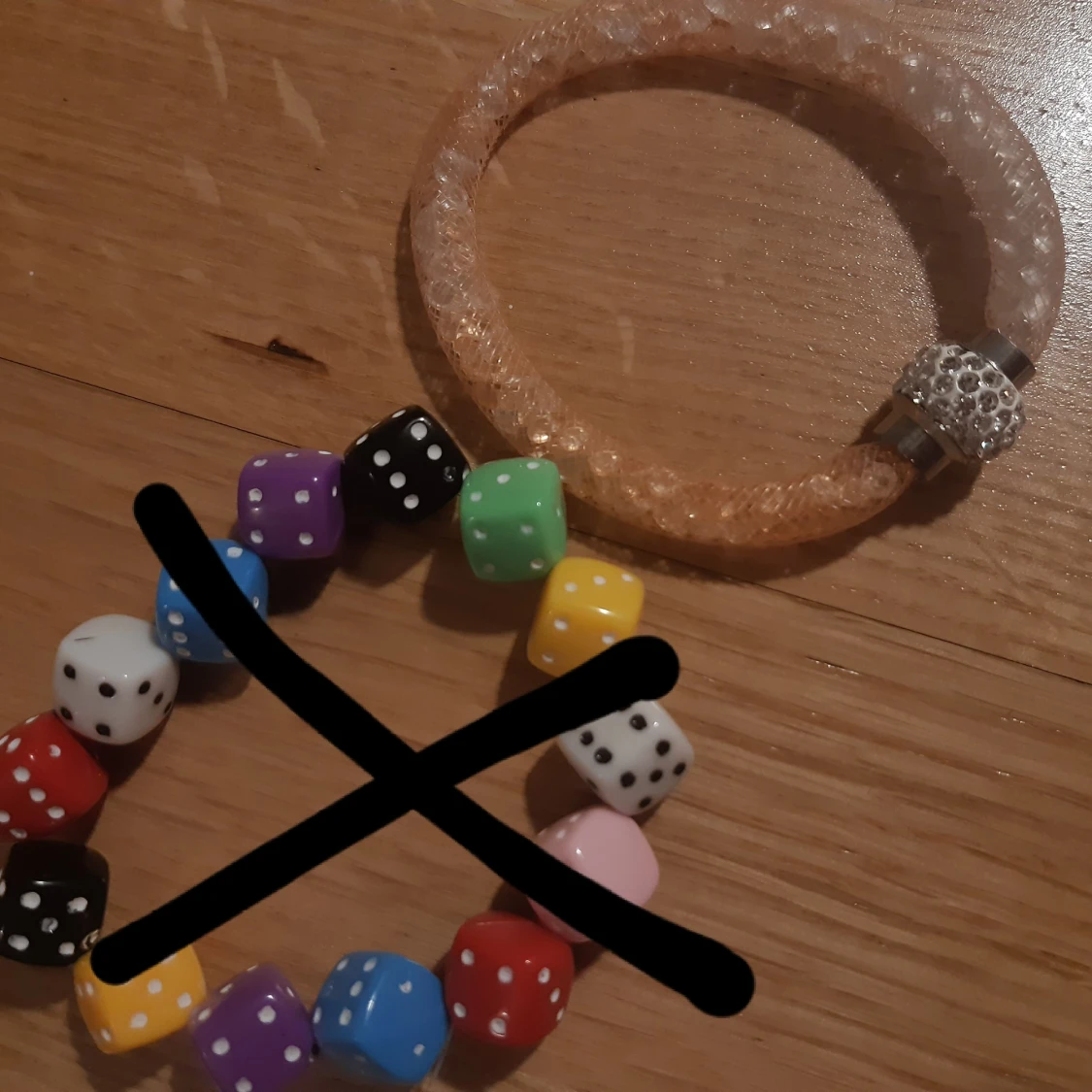 Färglada armband - 90