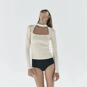 Populär zara topp - Intressekoll på denna slutsålda zara topp. Endast testad⚡️ vid många intressen startas bud