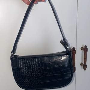 En fin liten handväska som jag säljer för att den inte kommit till användning, i bra skick!!🤍