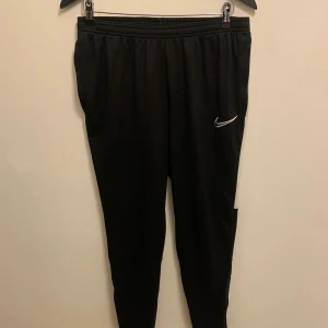 Nike joggers - Bra sick! Använt 2ggr 