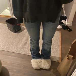Nudie jeans  - Mid Rise nudie jeans, 27/34 är storleken i jättebra skick 💘💘 midjemått är ca 70