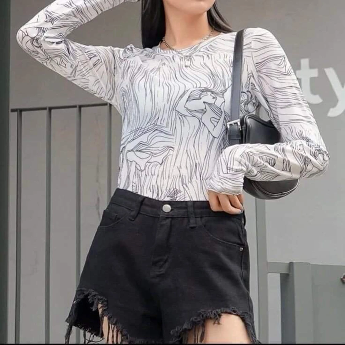 Ubrugt mesh bluse med print s