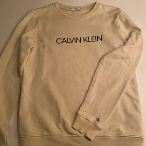 College tröja - Mycket fint skick nypris 800kr 