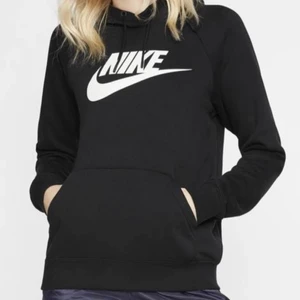 Huvtröja  - Säljer min Nike huvtröja i nyskick! 530kr nypris, säljer för 100kr+ frakt! (Knappt använd)! 