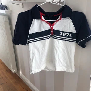 Vintage kortare piké  - Använd kanske 2-3 ggr så är som ny! Köpt i Japan🙉✨🤩 Den är i ett väldigt mjukt material☺️